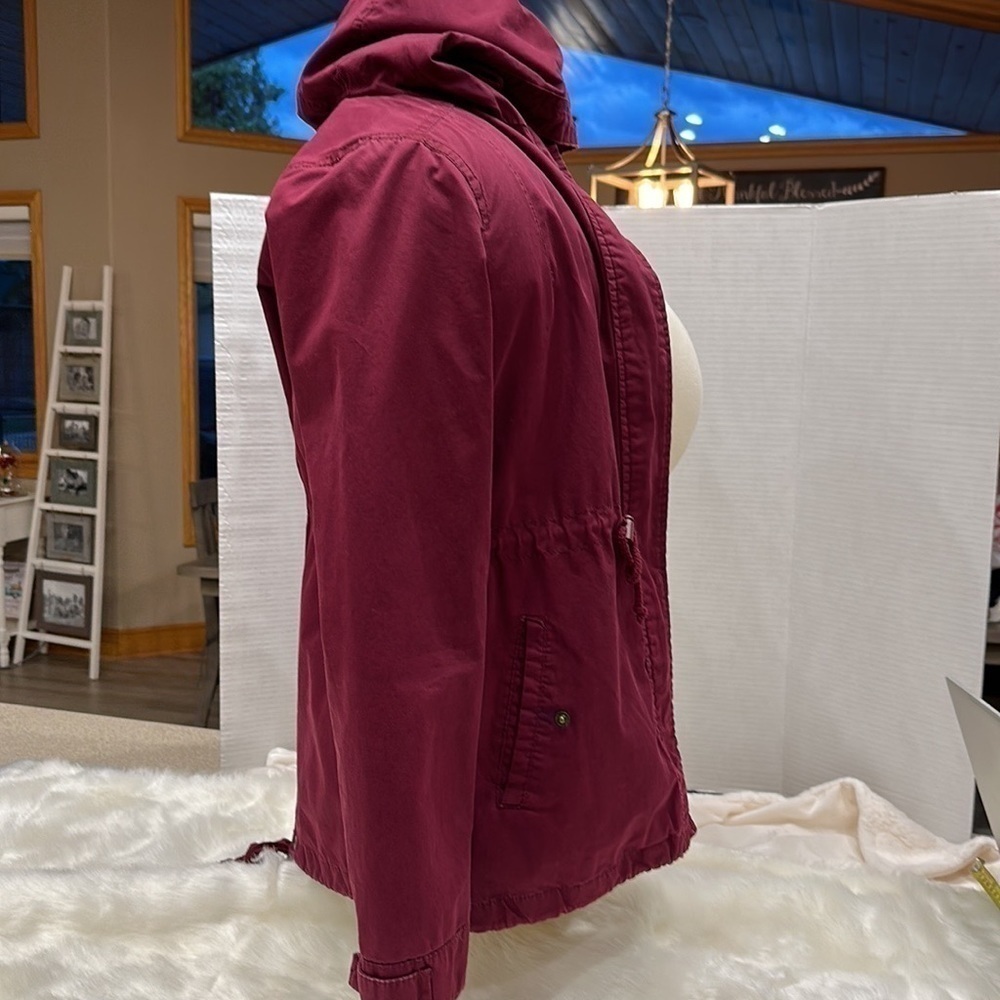 Ambience  fatigue burgundy hooded jacket size medium - Picture 5 of 13